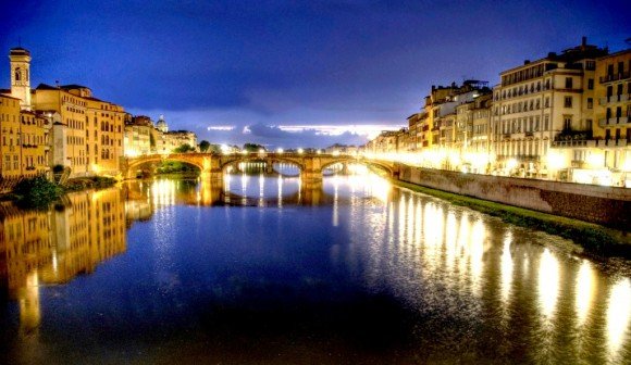 River-Arno-in-florence-Italy_copyright-Bethany-Salvon-580x336.jpg