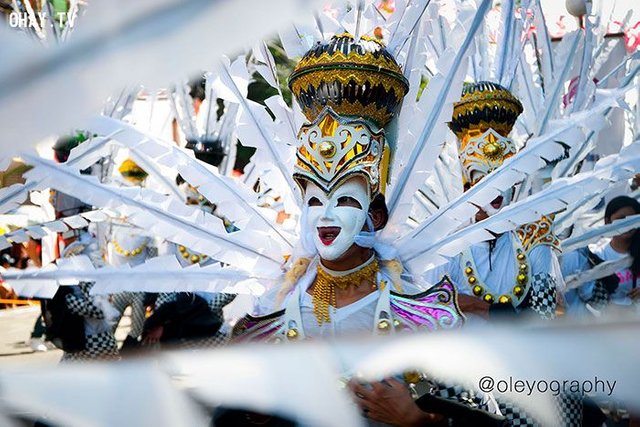 masskara-festival-bacolod-city-philippines-ivivu-ohay-tv-76528.jpg