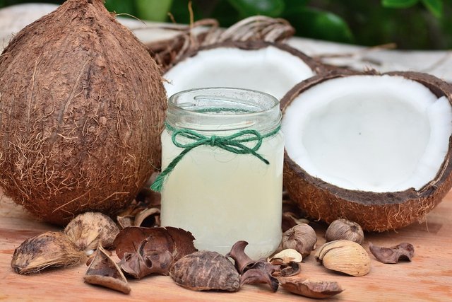 Food-Coconut-Coconut-Oil-Nut-Fruit-Oil-Healthy-3062139.jpg