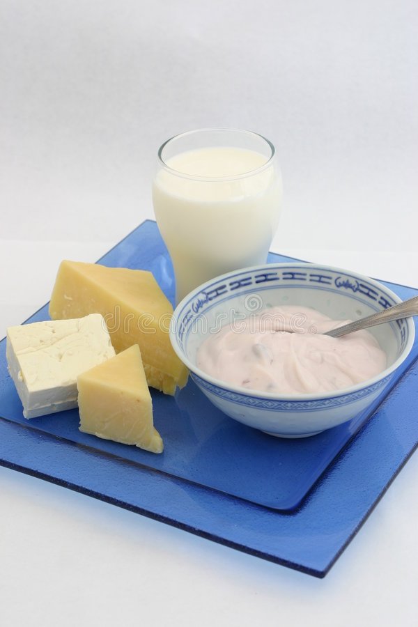 milk-cheese-yogurt-89461.jpg