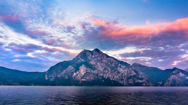 Blue + Pink. Traunsee sunset_DSC3029_1000px.jpg