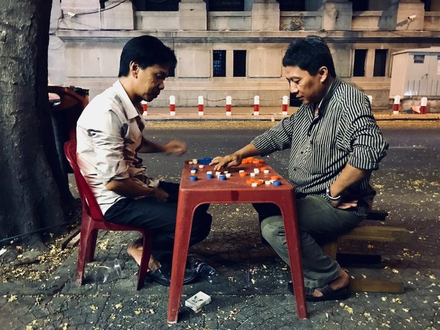 Street chess in Vietnam.jpg