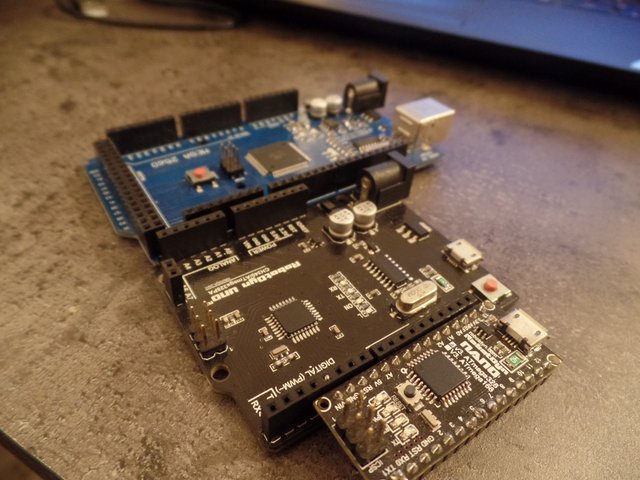 4_arduino_arduinos. JPG