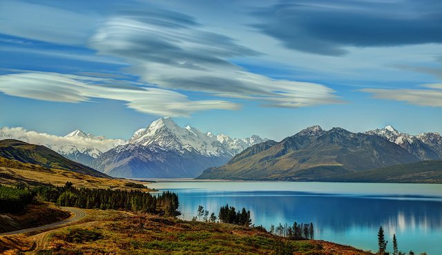 trey-ratcliff-mount-cook-and-tepako-900x521.jpg