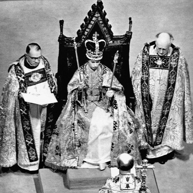 After%20her%20coronation%20in%20Westminster%20Abbey,%20London,%20Queen%20Elizabeth%20II%20is%20seen%20wearing%20the%20St%20Edward's%20C.jpg