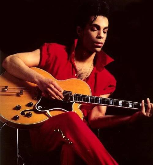 Prince_guitar_collection_11.jpg