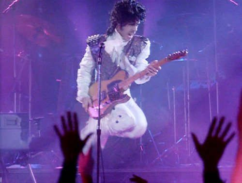 Prince_guitar_collection_35.jpg