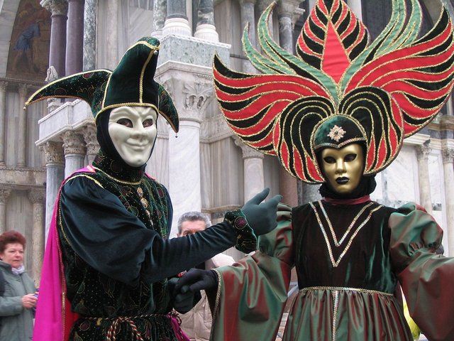 1200px-Venezia_carnevale_7.jpg