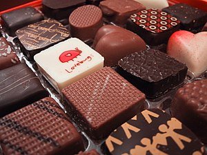 300px-Valentines_Day_Chocolates_from_2005.jpg