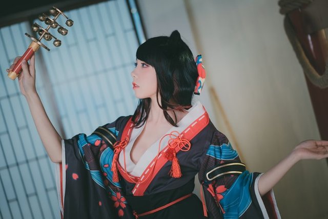 Yamashiro-Fusou-Cleavage-Cosplay-32.jpg