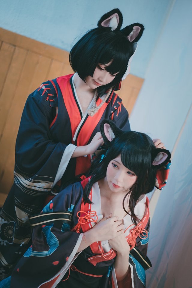 Yamashiro-Fusou-Cleavage-Cosplay-29.jpg