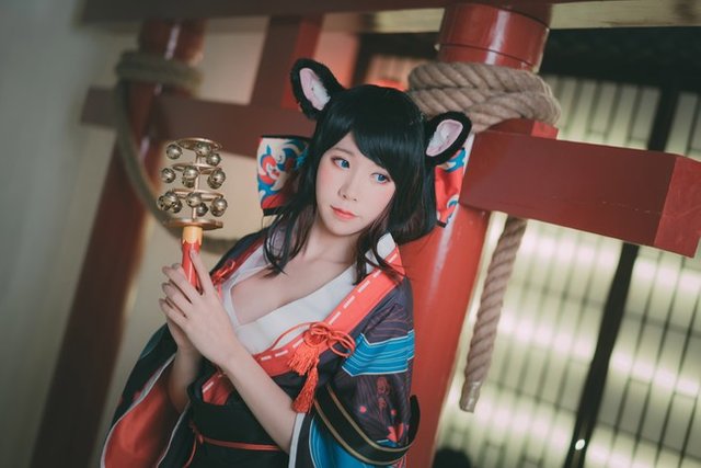 Yamashiro-Fusou-Cleavage-Cosplay-33.jpg