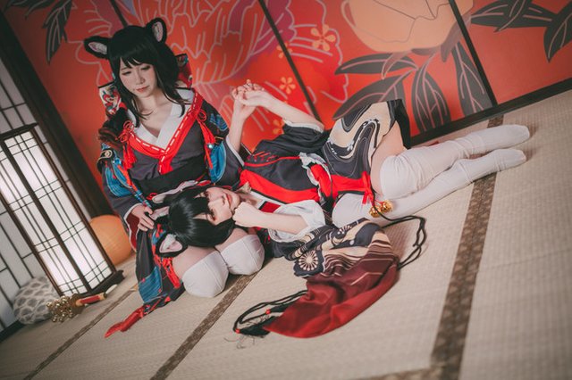 Yamashiro-Fusou-Cleavage-Cosplay-5.jpg