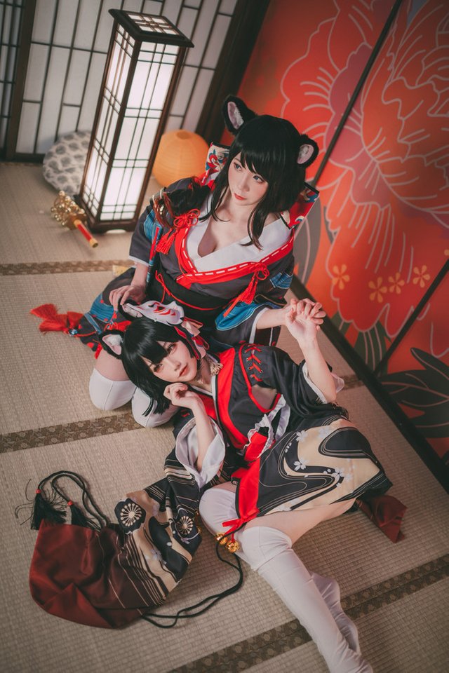 Yamashiro-Fusou-Cleavage-Cosplay-4.jpg