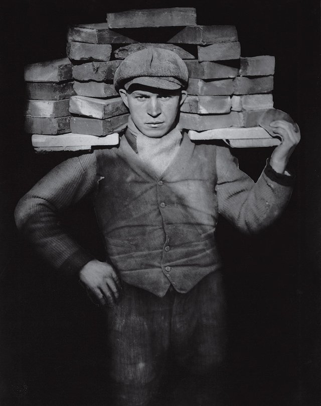 bricklayer 1928.jpg