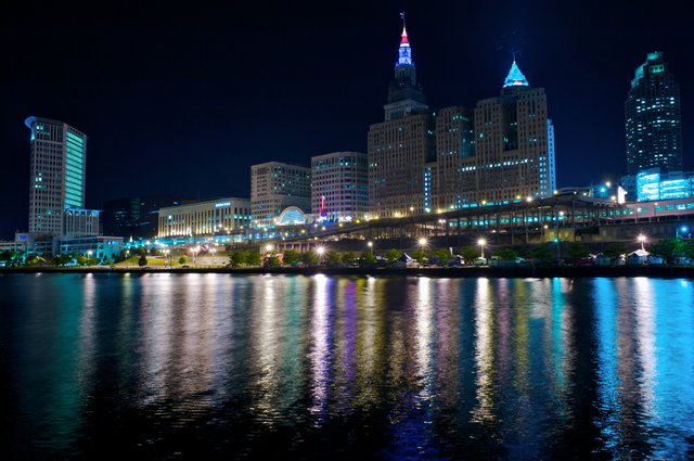 Cleveland_by_night.jpg