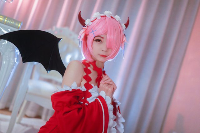 Devil-Horns-Wings-Ram-Maid-Cosplay-18.jpg