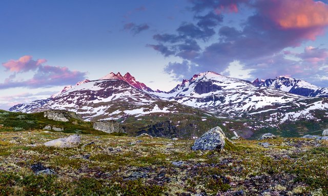 Crimson Peaks_DSC4496-Pano_1000px-2.jpg