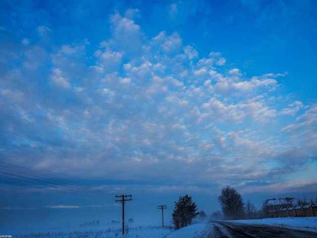 blue bukovyna sky 2.jpg