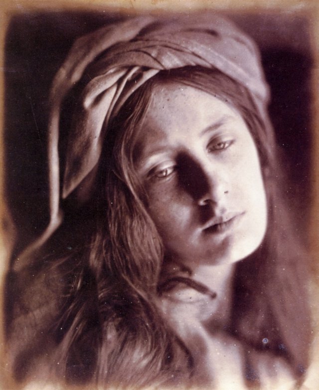 Study_of_Beatrice_Cenci_by_Julia_Margaret_Cameron.jpg