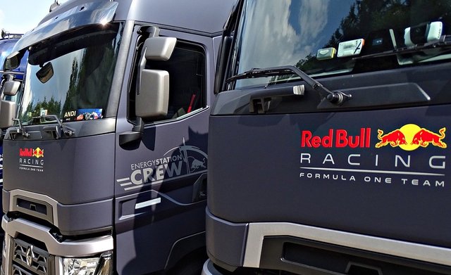 truck-2701341_1920.jpg