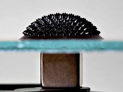 ferrofluid1-56a1293d3df78cf77267f8aa.jpg