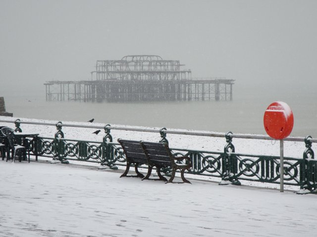 red snow pier.JPG