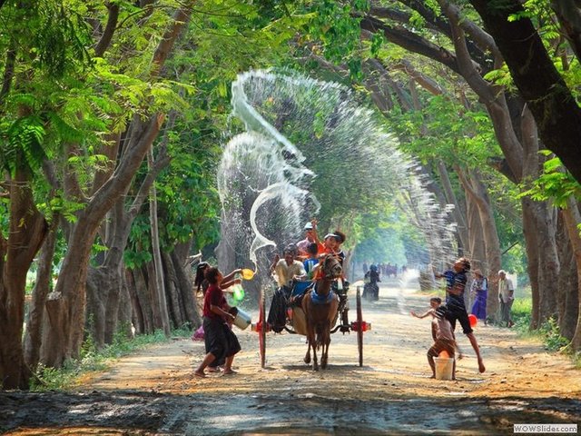10-44-37-thingyan-water-festival-myanmar.jpg