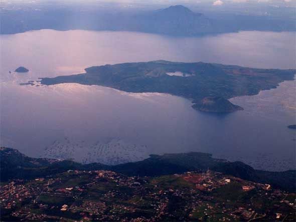 c61142dd030f5142da97b1673a69c25e--taal-volcano-the-pretty.jpg