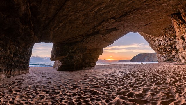 Sunset grotto on Praia do Beliche