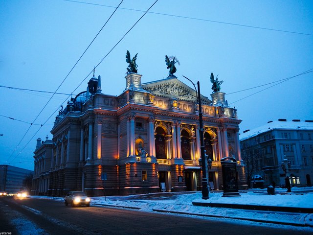 lviv opera house 3.jpg