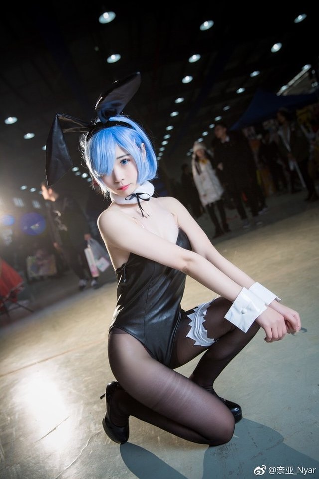 Rockin-Rem-Bunny-Girl-Cosplay-30.jpg