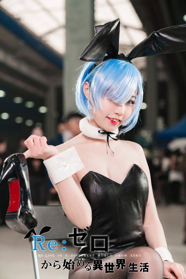 Rockin-Rem-Bunny-Girl-Cosplay-3.jpg