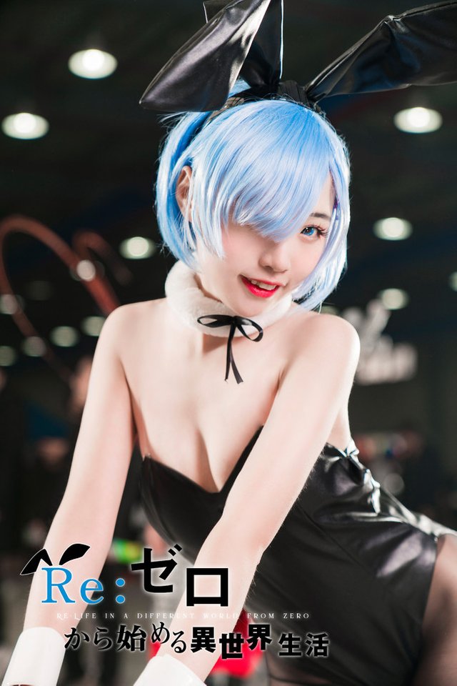 Rockin-Rem-Bunny-Girl-Cosplay-2.jpg