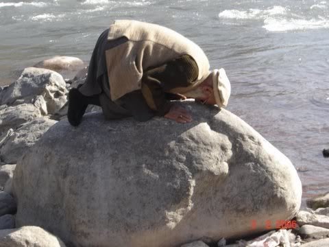 orang sujud.jpg