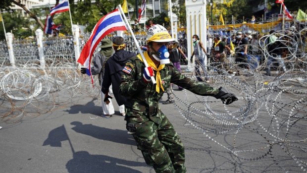 thailand-protesters-barbed-wire.jpg