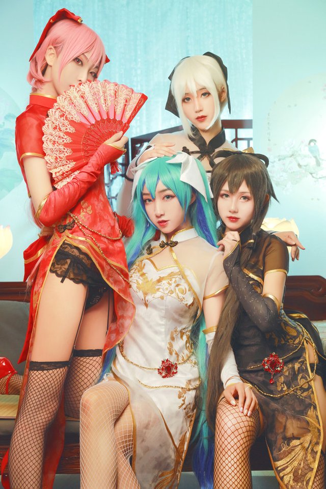 4Girl-Vocaloid-China-Dress-Cosplay-5.jpg