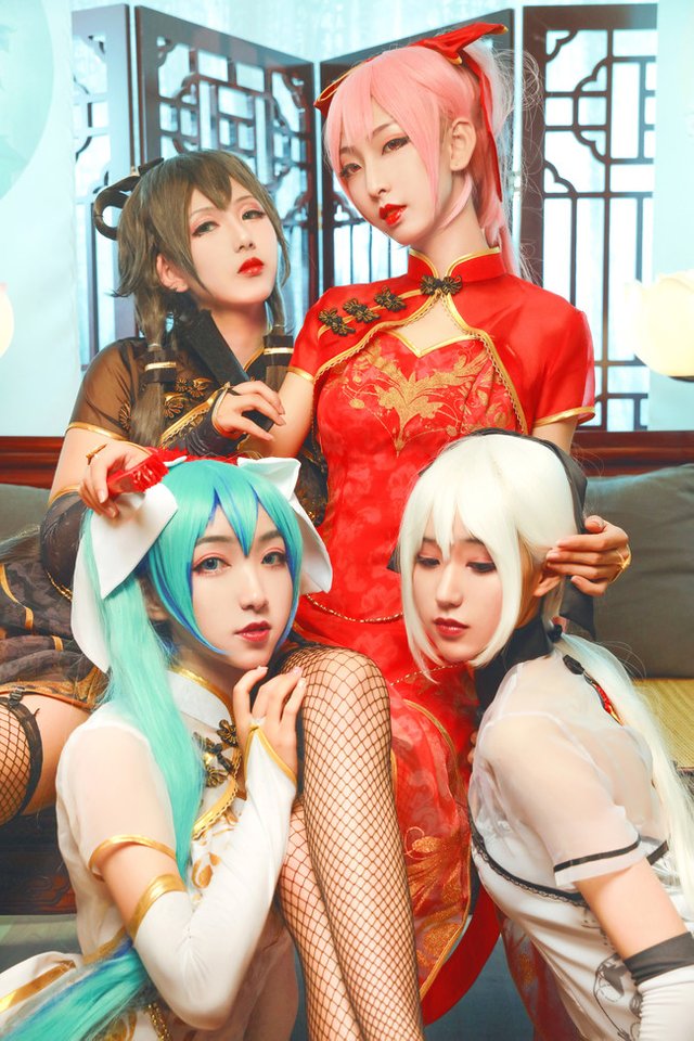 4Girl-Vocaloid-China-Dress-Cosplay-2.jpg