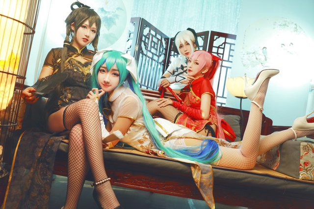 4Girl-Vocaloid-China-Dress-Cosplay-1.jpg