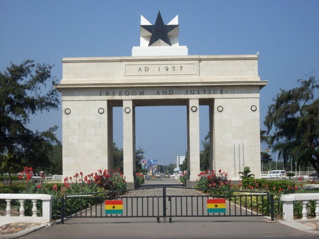 Independence_Arch_-_Accra,_Ghana1 (1).jpg