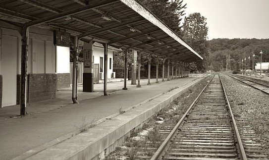 old-station-2808231_640.jpg