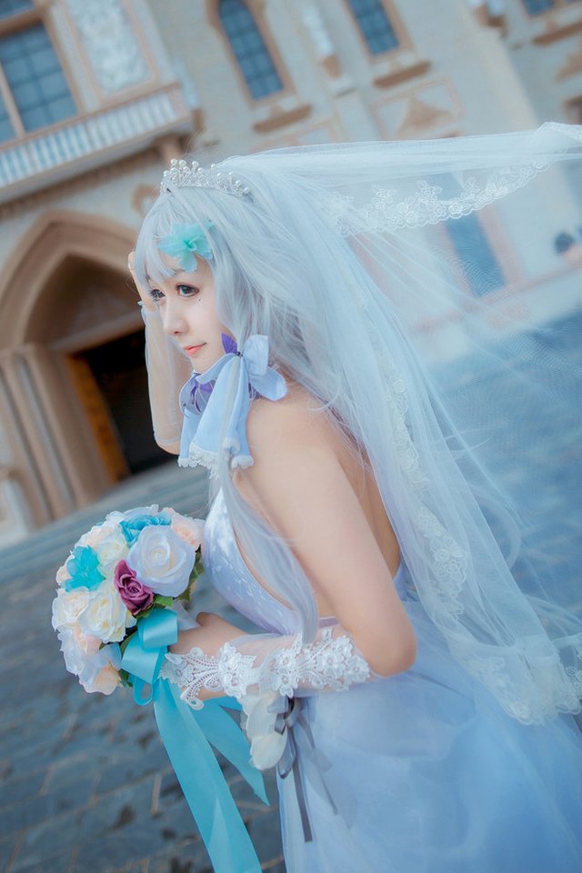 Busty-Wedding-Dress-Illustrious-Cosplay-8.jpg