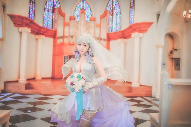 Busty-Wedding-Dress-Illustrious-Cosplay-10.jpg