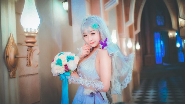 Busty-Wedding-Dress-Illustrious-Cosplay-13.jpg