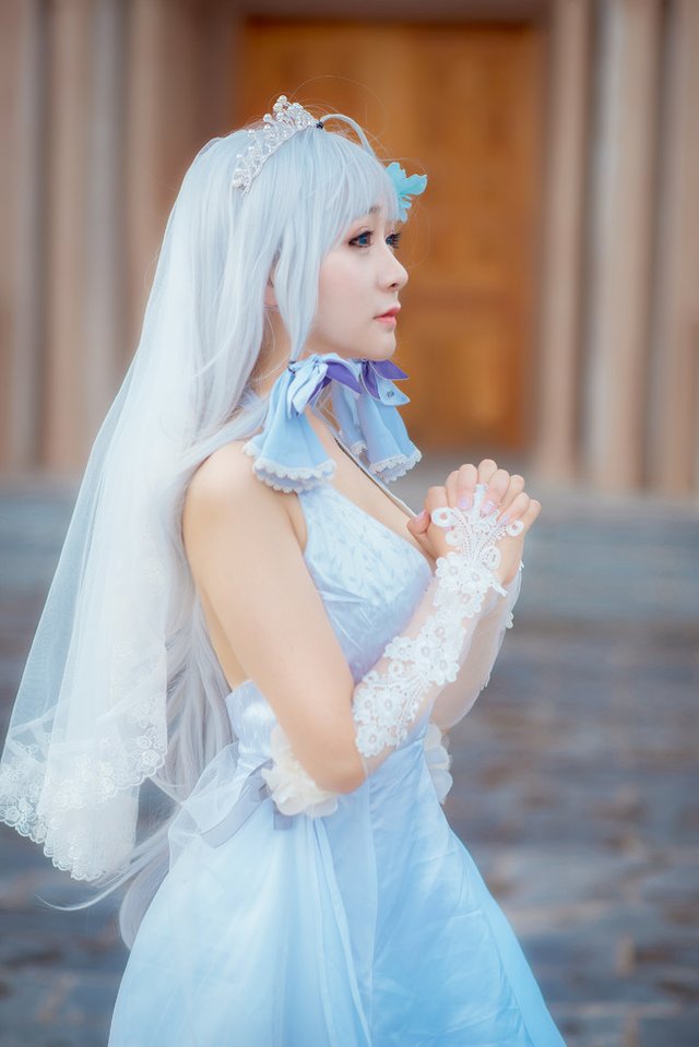 Busty-Wedding-Dress-Illustrious-Cosplay-7.jpg