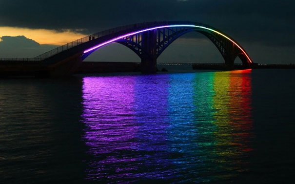 rainbow-bridge-taiwan-4.jpg