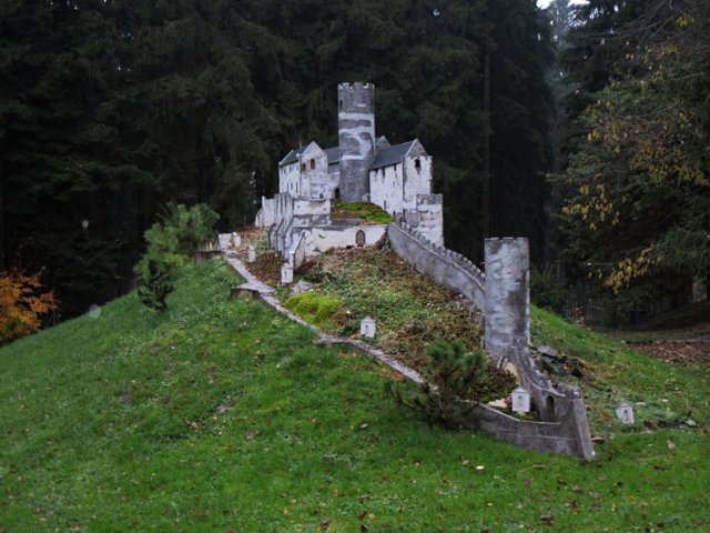 Miniatur park - Bezděz.JPG