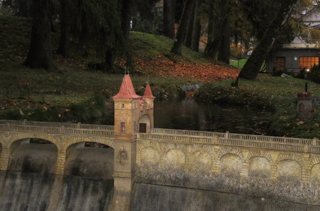 Miniatur park - hráz přehrady.JPG