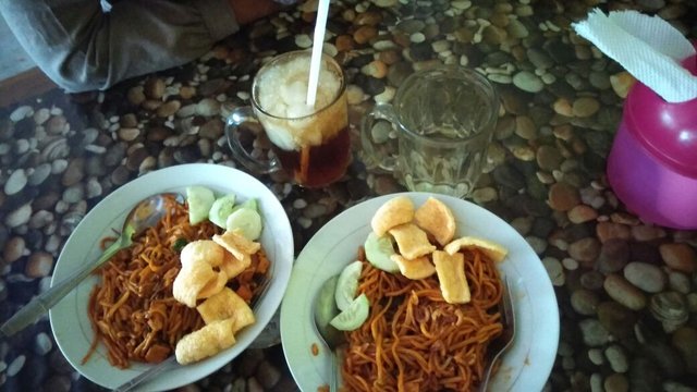 mie aceh.jpg