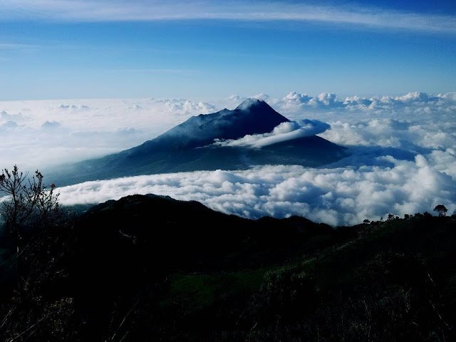 gunung merbabu.jpg